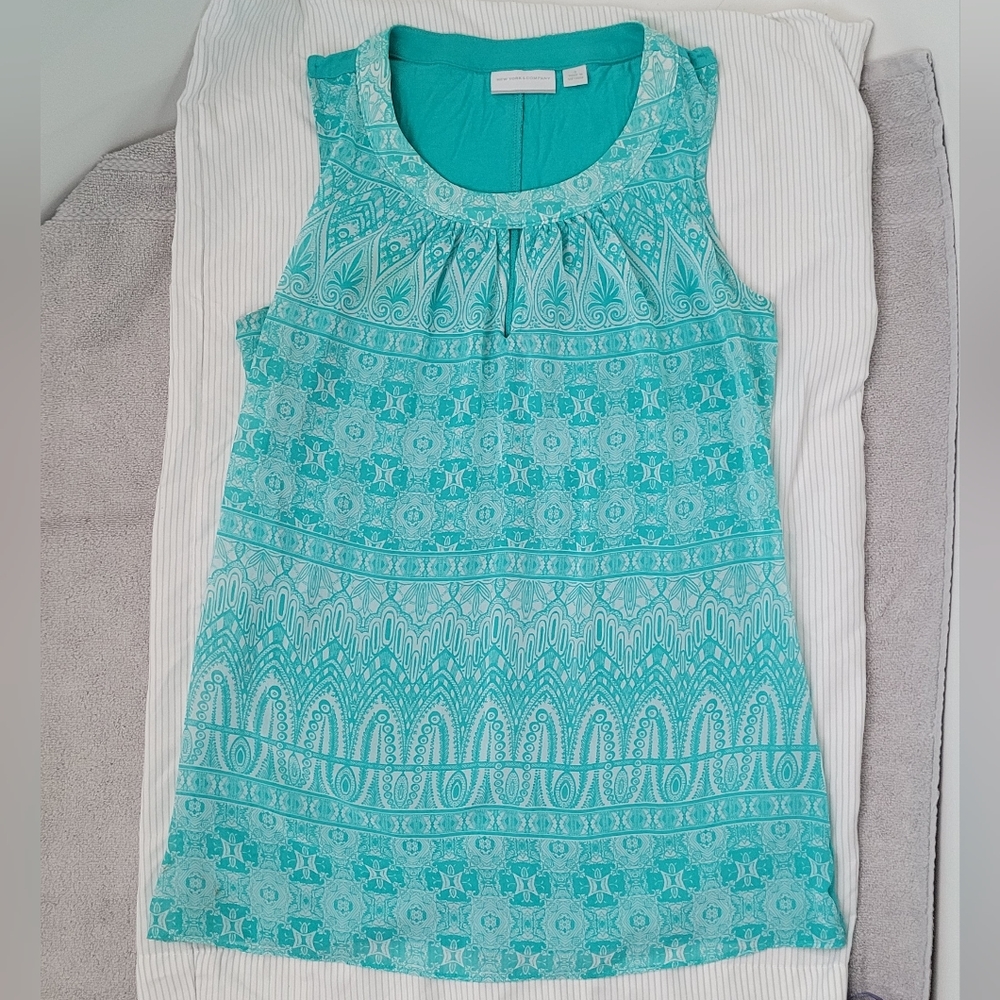 New York & Company women's keyhole tank aqua teal mint pattern Aztec paisley